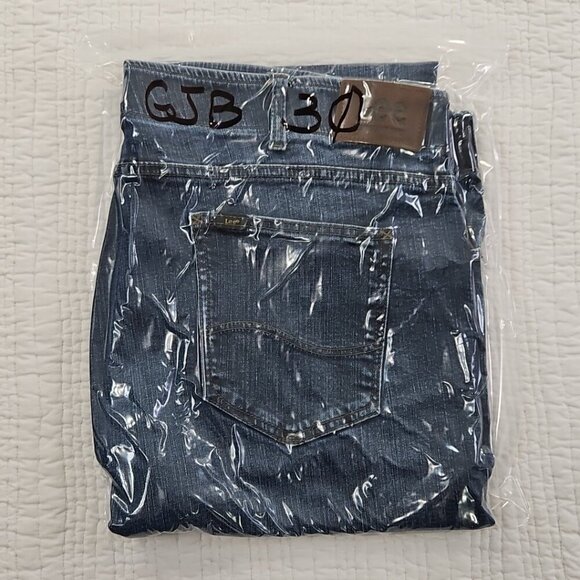 Lee Jeans Men's 42x30 Extreme Motion Tapered Leg Medium Wash Straight Fit EUC - Picture 16 of 16